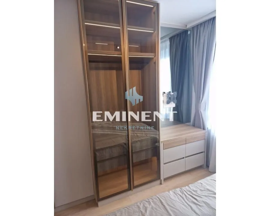 Sale, three bedroom apartment, 73m², Savski Venac, Beograd