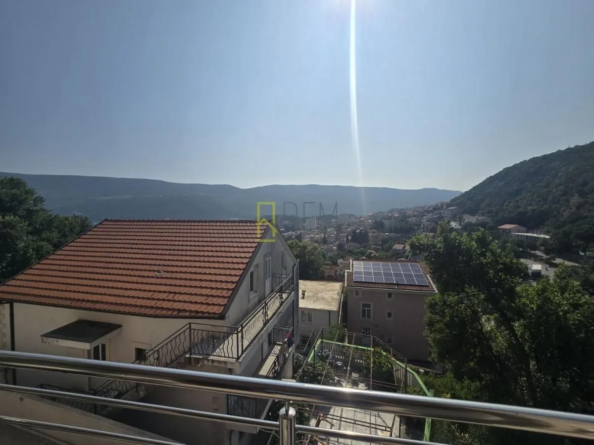 Prodaja, jednosoban stan, 44m², Topla, Herceg Novi