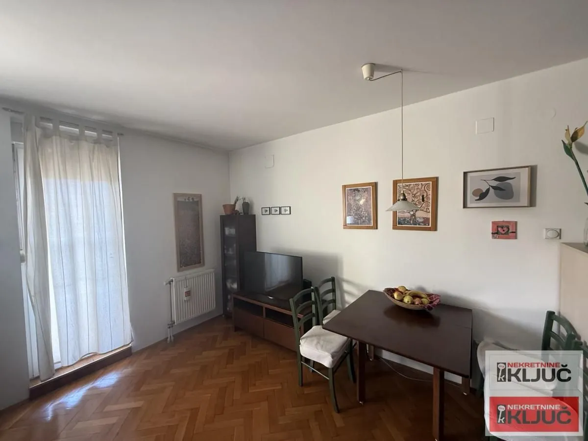 Prodaja, trosoban stan, 77m², Grbavica, Novi Sad Sve Podlokacije