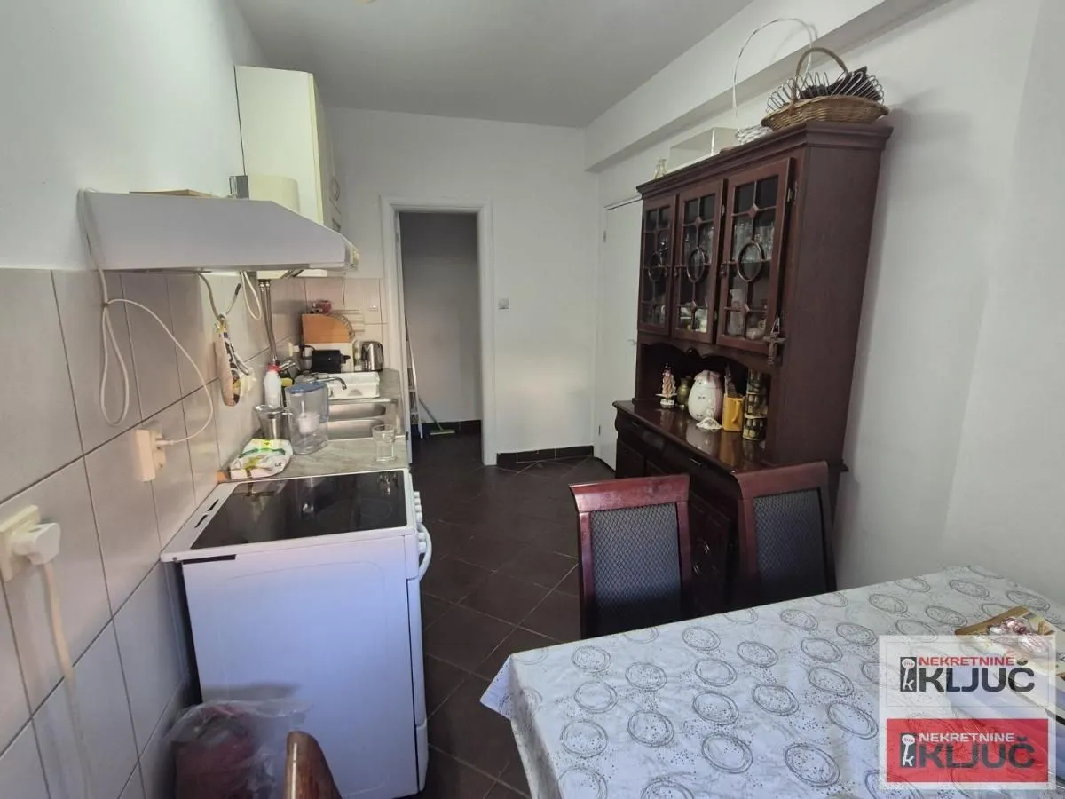 Prodaja, dvosoban stan, 64m², Centar, Novi Sad