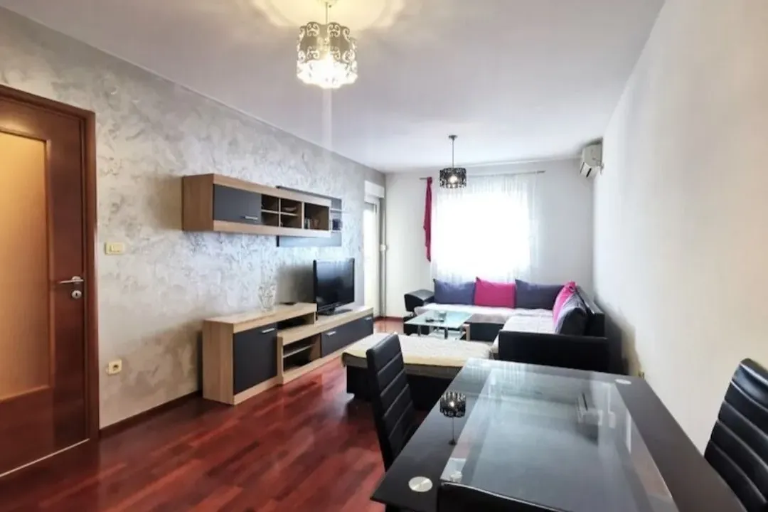 Izdavanje, jednosoban stan, 45m², Stari Aerodrom, Podgorica