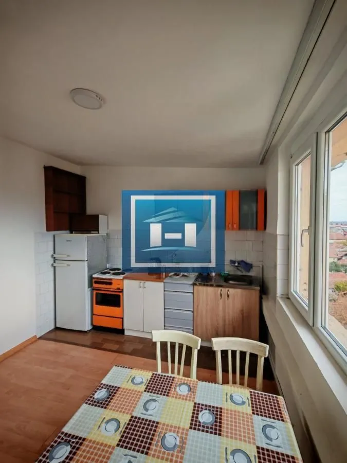 Prodaja, dvosoban stan, 60m², Centar, Paraćin