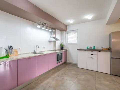 Sale, two bedroom apartment, 98m², Budva, Crna Gora - image 1