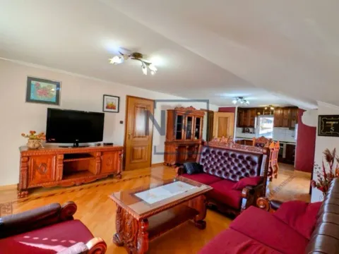 Prodaja, trosoban stan, 102m², Stari Aerodrom, Podgorica - image 3