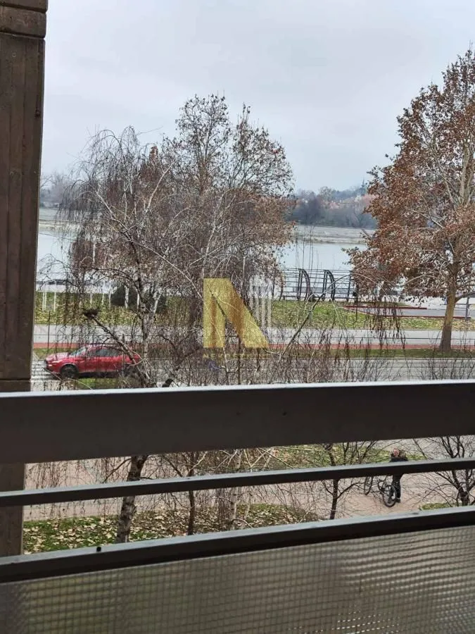 Izdavanje, trosoban stan, 73m², Kej, Novi Sad Sve Podlokacije