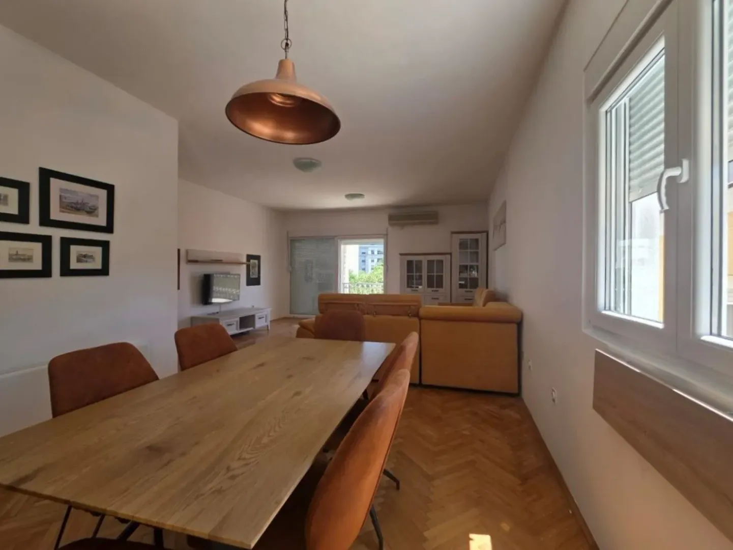 Izdavanje, trosoban stan, 130m², Preko Morače, Podgorica