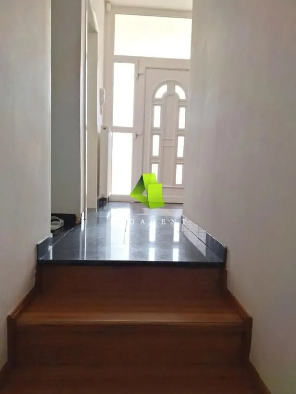 Rent, office space, 300m², Pantelej, Niš