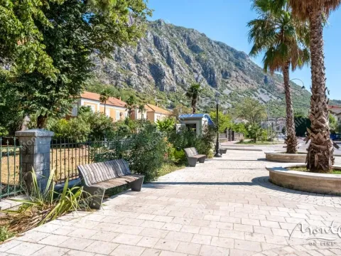 Prodaja, kuća, 112m², Risan, Kotor - image 44