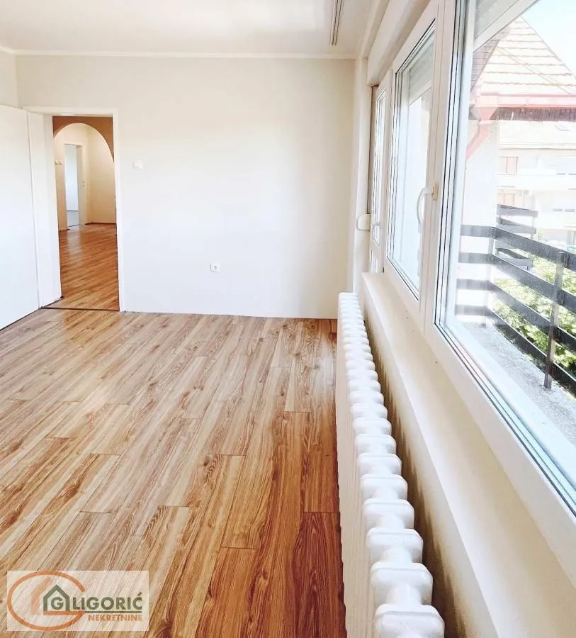 Sale, house, 453m², Sremčica, Beograd