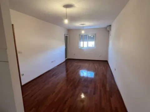 Sale, one bedroom apartment, 45m², Stari Aerodrom, Podgorica - image 1