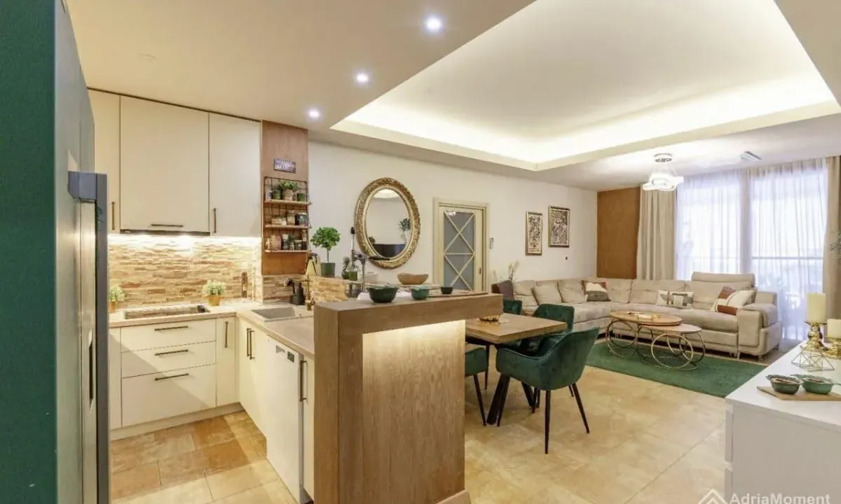 Prodaja, dvosoban stan, 82m², Rozino, Budva