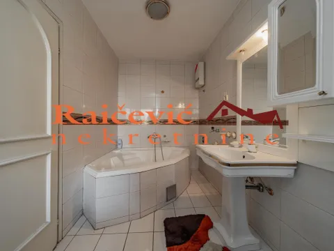 Sale, house, 273m², Brace Jerković, Voždovac Sve Podlokacije - image 16