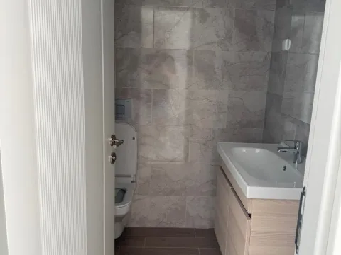 Prodaja, dvosoban stan, 72m², Centar, Bar - image 6