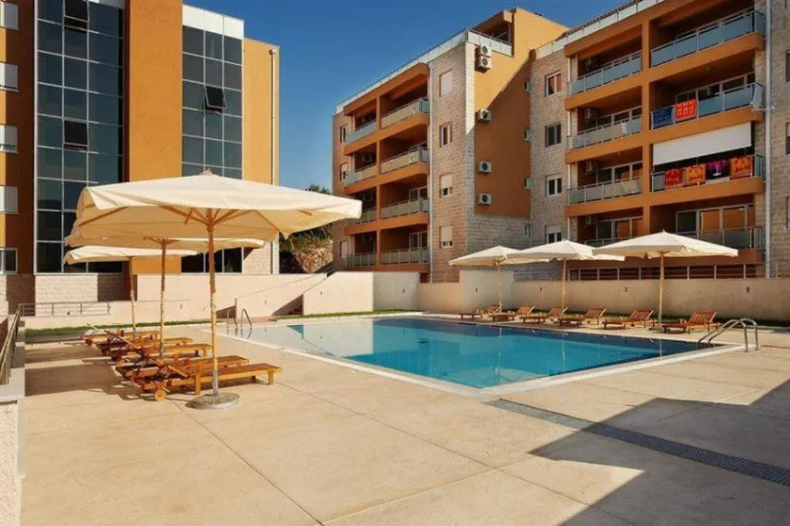 Sale, two bedroom apartment, 68m², Bečići, Budva