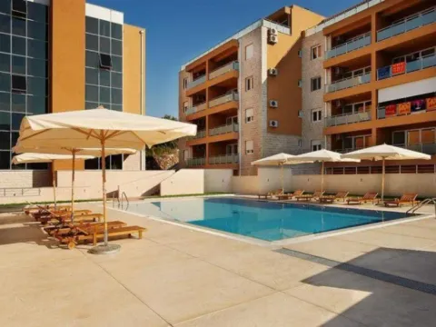 Sale, two bedroom apartment, 68m², Bečići, Budva - image 10