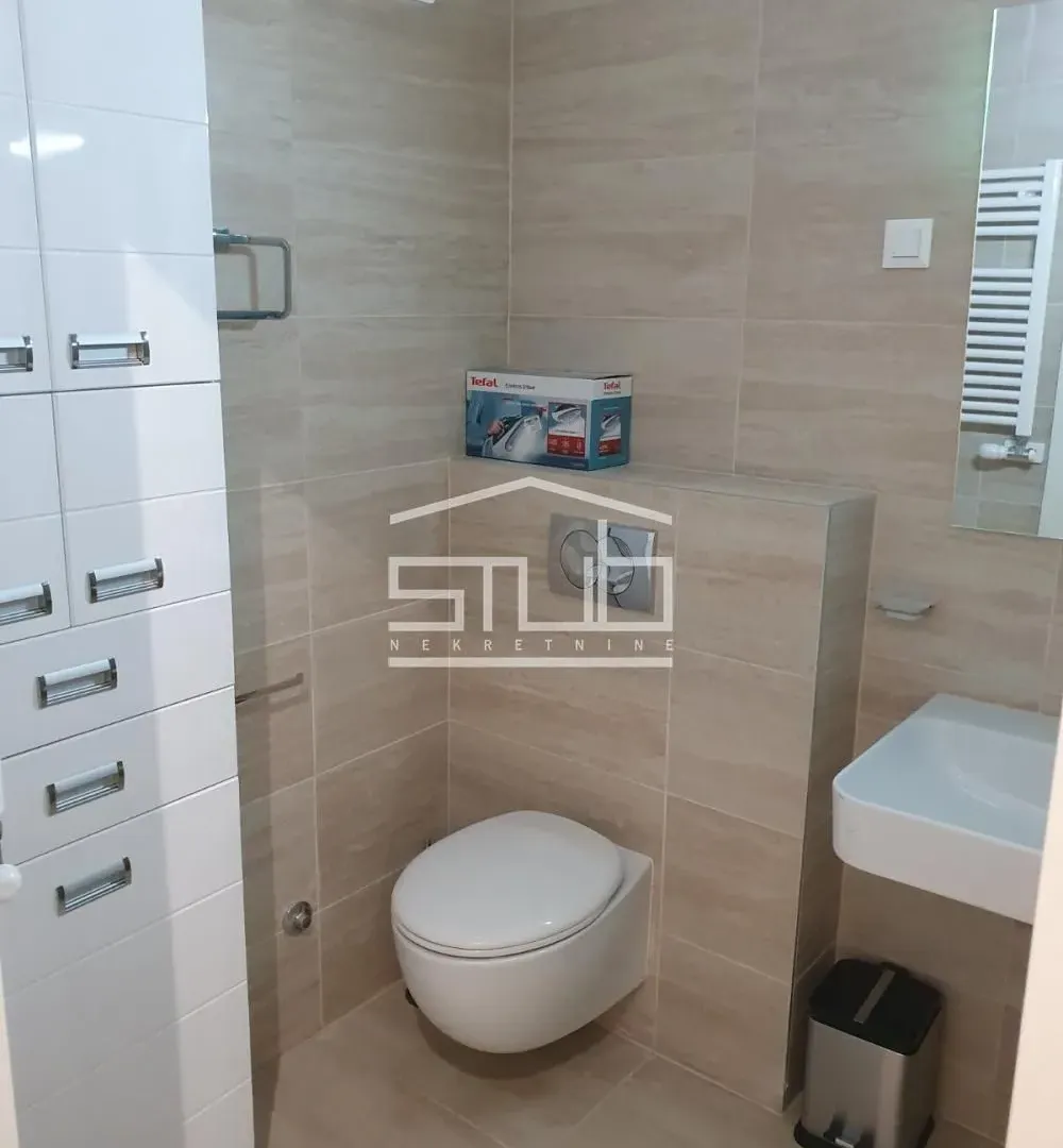 Izdavanje, trosoban stan, 105m², Novi Beograd Blok 65, Novi Beograd Sve Podlokacije