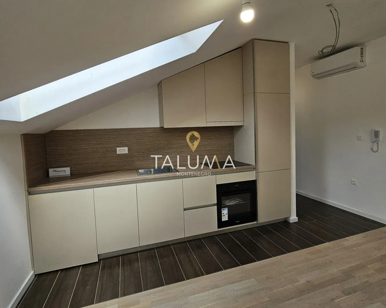 Prodaja, jednosoban stan, 44m², Tološi, Podgorica