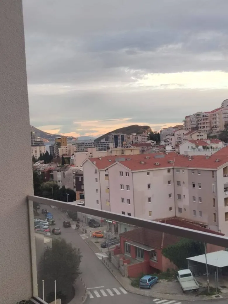 Rent, studio apartment, 35m², Budva, Crna Gora