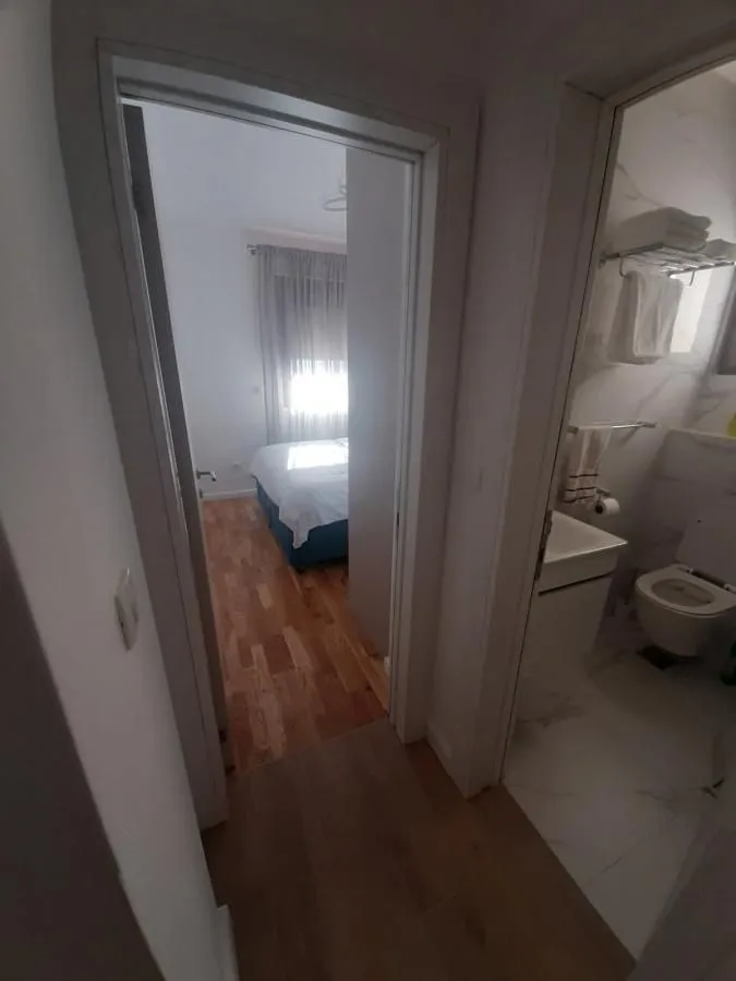 Rent, two bedroom apartment, 65m², Dobrota, Kotor