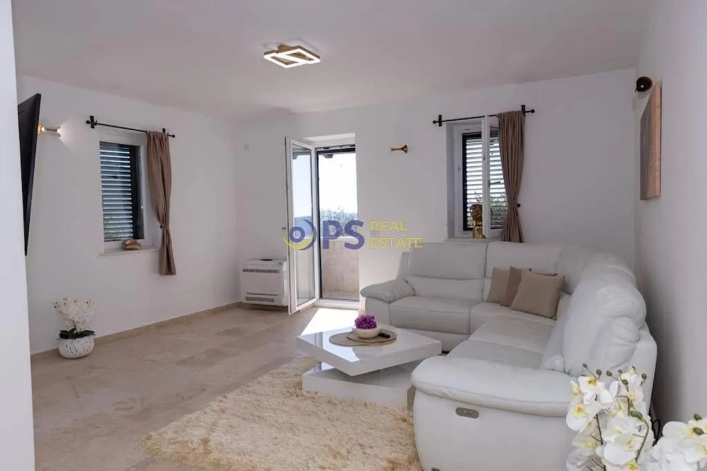 Rent, house, 200m², Bar, Crna Gora