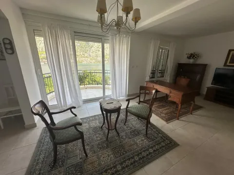 Prodaja, kuća, 330m², Muo, Kotor - image 14