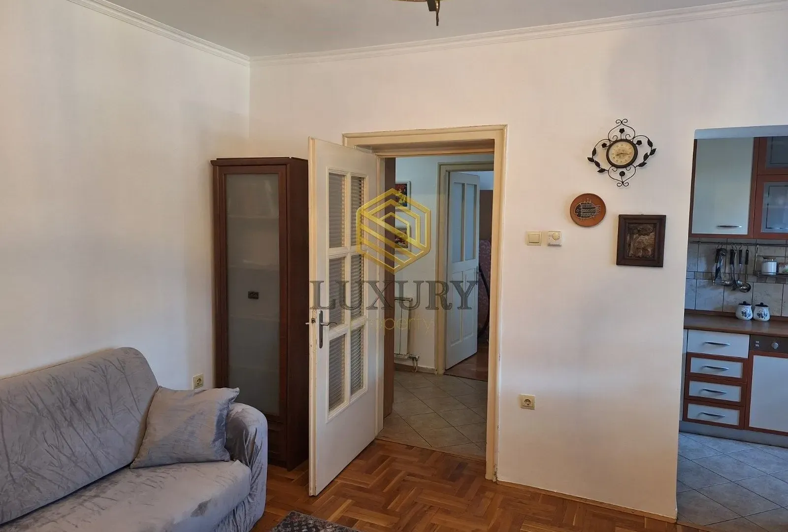 Izdavanje, dvosoban stan, 68m², Centar, Podgorica