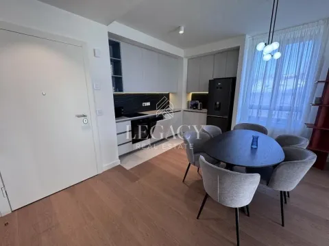 Izdavanje, trosoban stan, 83m², Savski Venac, Beograd - image 12
