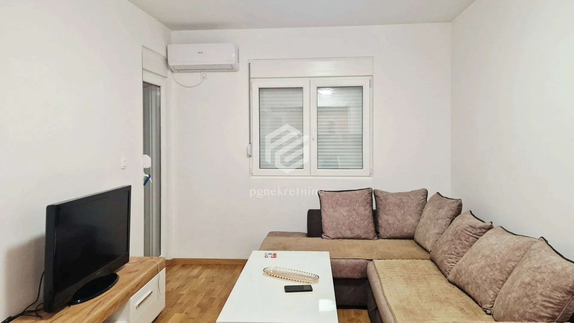 Rent, one bedroom apartment, 43m², Stari Aerodrom, Podgorica