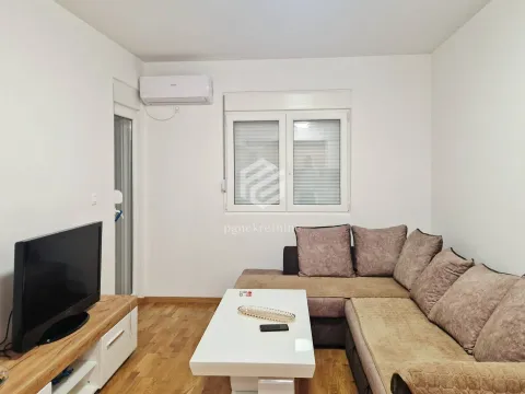 Rent, one bedroom apartment, 43m², Stari Aerodrom, Podgorica - image 1