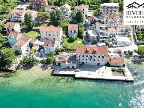 Prodaja, kuća, 629m², Kotor, Crna Gora - image 1