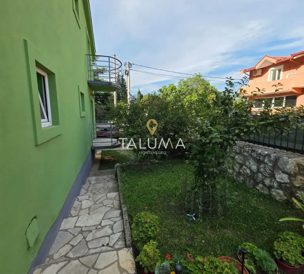 Izdavanje, kuća, 200m², Zagorič, Podgorica