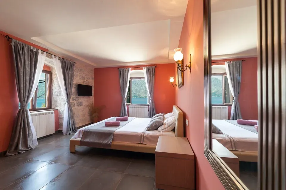 Prodaja, kuća, 450m², Prčanj, Kotor