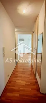 Rent, four bedroom apartment, 150m², Savski Venac, Beograd - image 14