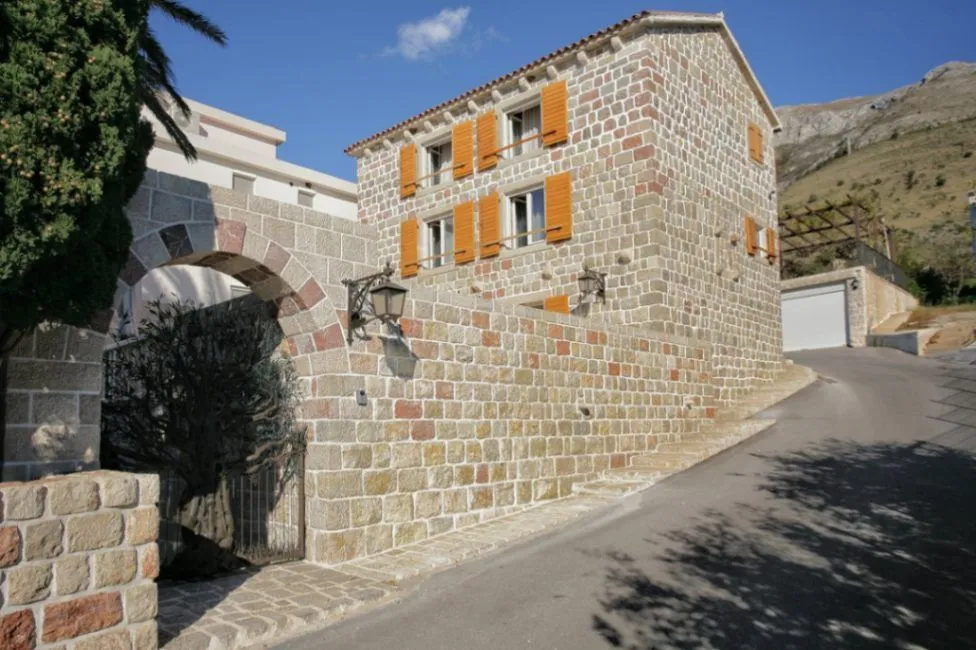 Sale, house, 250m², Skočiđevojka, Budva