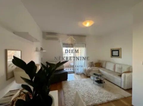 Izdavanje, garsonjera, 34m², City Kvart, Podgorica - image 1