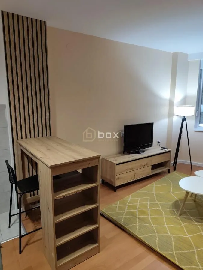 Rent, studio apartment, 28m², Palilula, Niš