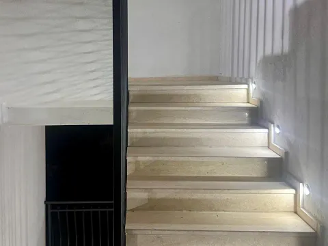 Izdavanje, trosoban stan, 130m², Mažina, Tivat - image 11