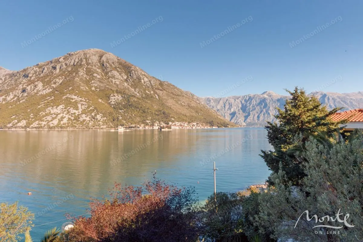 Prodaja, dvosoban stan, 84m², Kostanjica, Kotor