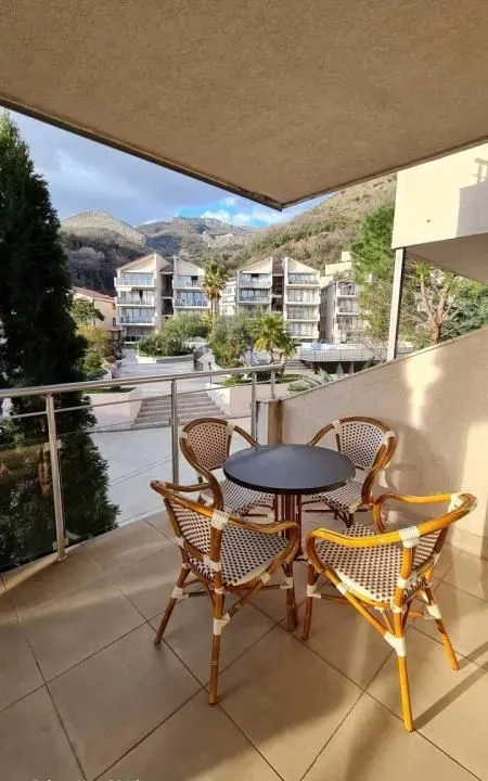 Sale, two bedroom apartment, 75m², Pržno, Budva