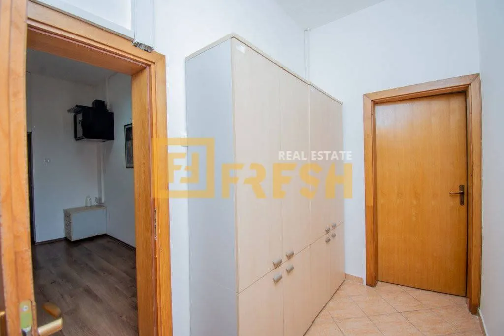 Sale, office space, 135m², Gintaš, Podgorica