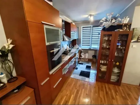 Prodaja, trosoban stan, 100m², Centar, Novi Sad - image 4