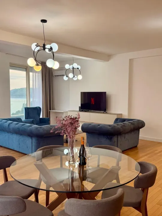 Rent, two bedroom apartment, 100m², Bečići, Budva