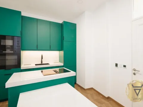 Izdavanje, četvorosoban stan, 121m², Stari Grad, Beograd - image 2