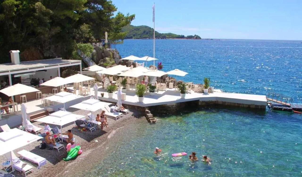 Prodaja, trosoban stan, 167m², Zavala, Budva