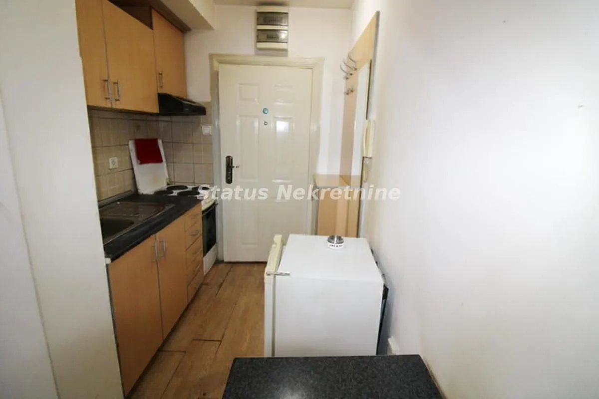 Rent, studio apartment, 27m², Bulevar Oslobodjenja, Novi Sad Sve Podlokacije