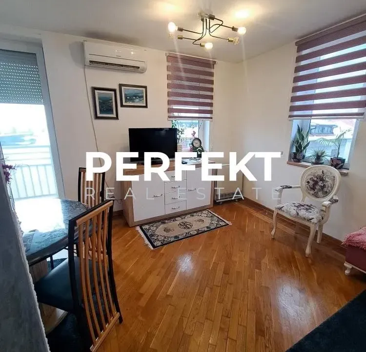 Izdavanje, trosoban stan, 64m², Denkova Basta, Zvezdara Sve Podlokacije