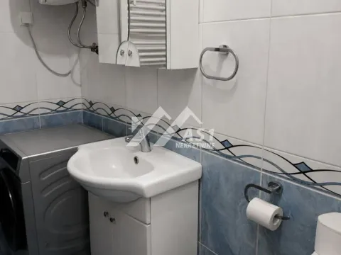 Izdavanje, trosoban stan, 73m², Centar, Novi Sad - image 10