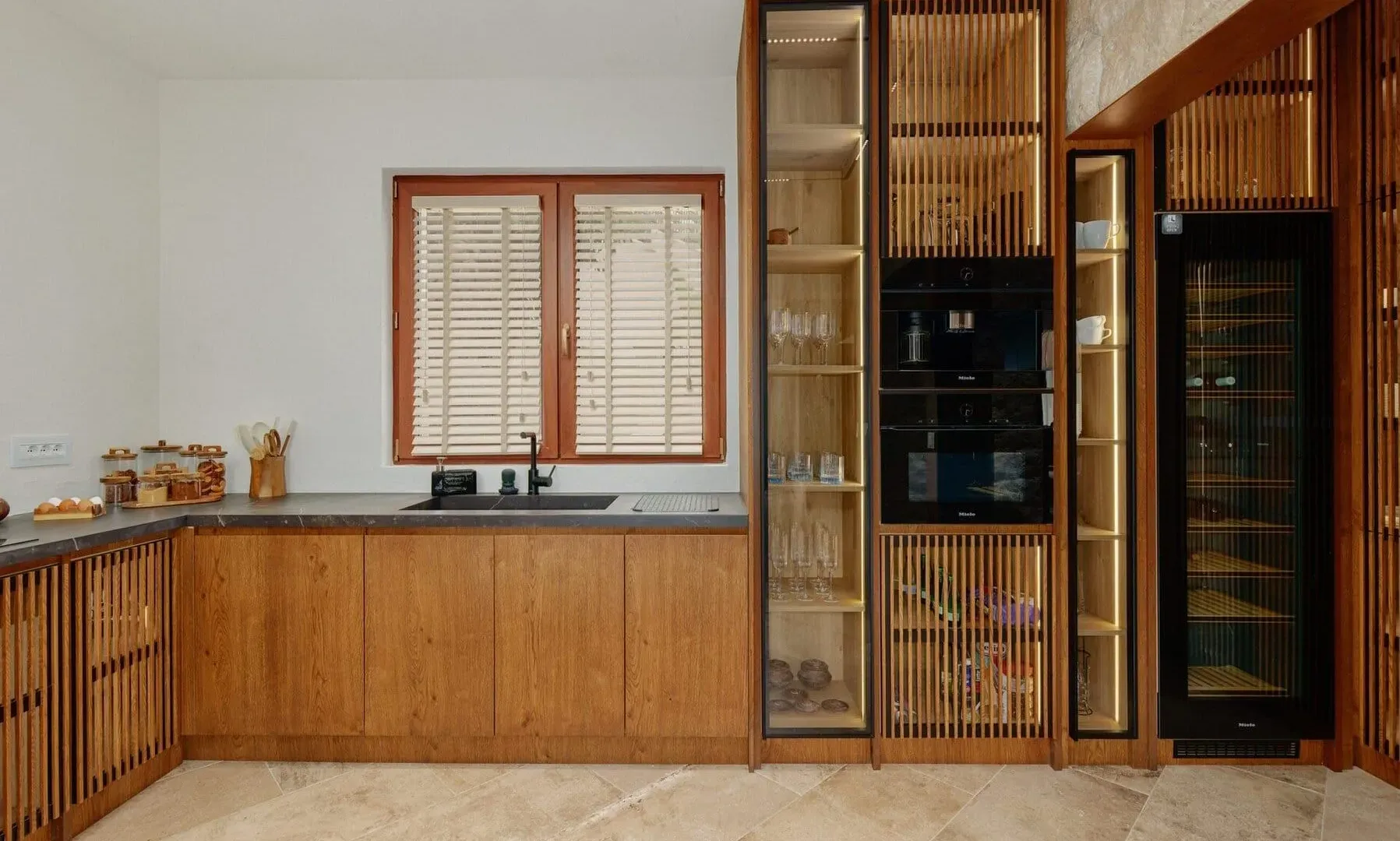 Sale, house, 420m², Kotor, Crna Gora