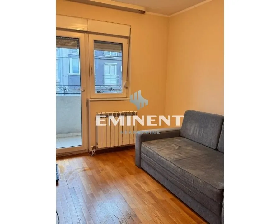 Izdavanje, trosoban stan, 67m², Lekino Brdo, Voždovac Sve Podlokacije