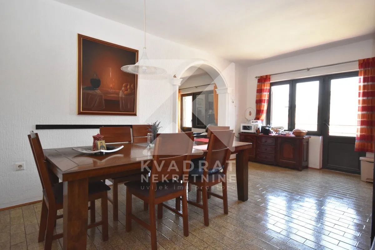 Prodaja, kuća, 320m², Murtovina, Podgorica